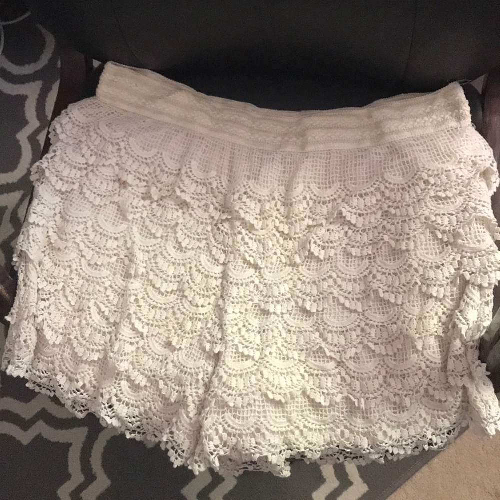 Tiered Plus Size Lace Shorts